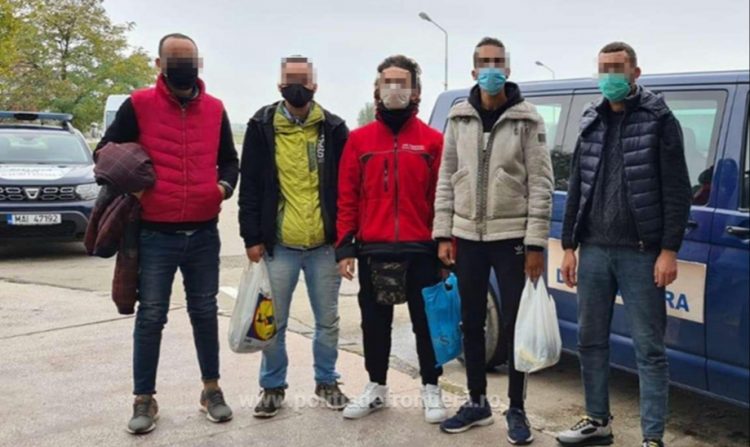Doisprezece cetățeni din Afganistan, Maroc, Algeria şi Turcia, opriţi la graniţa cu Ungaria