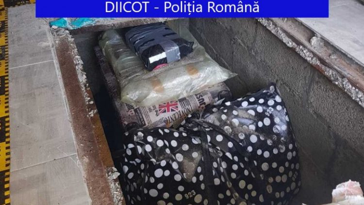 12 români care au dat o spargere ca în „Misiune imposibilă” pentru a fura cărți rare au fost condamnați la Londra