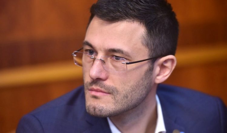 Un deputat USR demisionează din partid și din Parlament: „USR și se pare că și PLUS devin partide în care câștigă cine are control pe filială”
