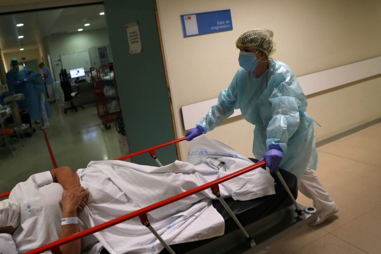 Coronavirus în România. Peste 3.300 de infectări noi cu COVID. 73 de români au murit în ultimele 24 de ore