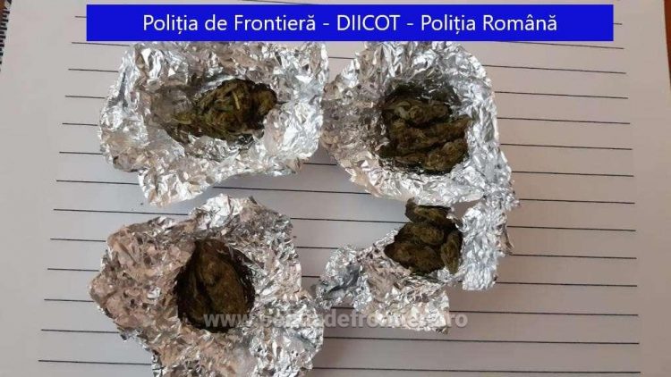 Percheziţii pentru destructurarea unei grupări de trafic de droguri