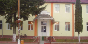 Un mare liceu din Marmureş trece în on-line. De mâine se aplică Scenariul Roşu