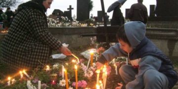 Se întâmplă în Maramureş: Dacă nu eşti din localitate nu ai ce căuta la cimitir la Luminaţii!