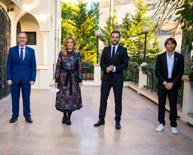 Cadou de ziua sa de naştere: Mihai Morar a primit titlul de ambasador al organizației Hope and Homes for Children România