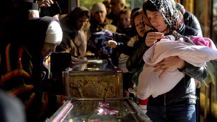 Decizia Mitropoliei Moldovei și Bucovinei, după ce CNSU a decis că pelerinajul de Sf. Parascheva se va ține doar cu participarea ieşenilor