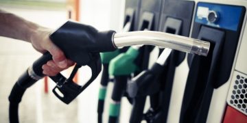 După Bulgaria, România are cel mai mic preţ la carburant din Uniunea Europeană