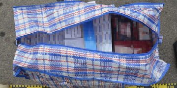 8.000 pachete cu ţigări de peste 94.000 lei confiscate şi patru maşini indisponibilizate la frontiera de nord