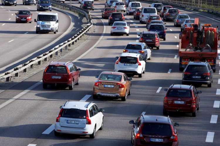 Ce se întâmplă cu mașinile diesel și pe benzină în Europa. Țările din Est se opun UE