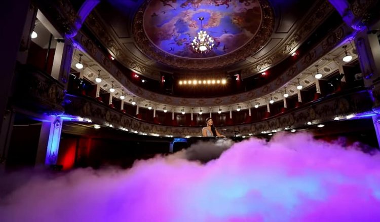 „Nu plânge, Maică Românie…” Cântecul care te va impresiona până la lacrimi