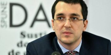 Fostul ministru al Sănătății, Vlad Voiculescu, carieră explozivă doar cu liceul la bază