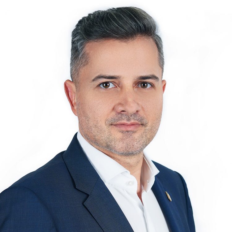 Cosmin Butuza (PSD): ”PNL atacă la CCR legea stimulentelor pentru profesori!”