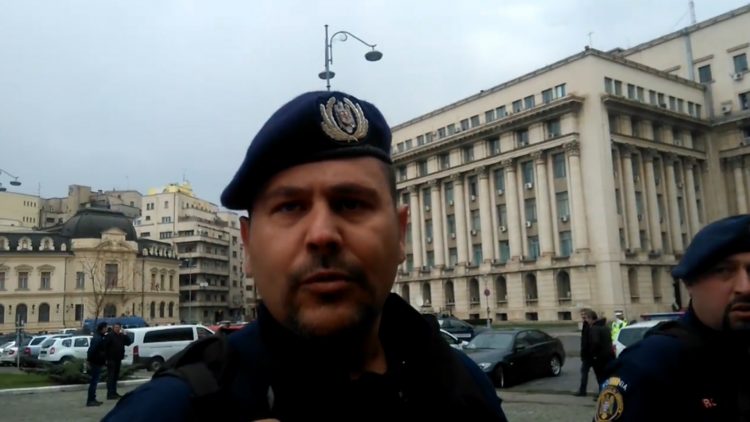 Ce spune un cunoscut protestatar, după ce USR a fost condamnat de instanţă „la transparenţă”