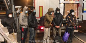 Două grupuri de cetăţeni afgani, depistate la P.T.F. Nădlac II