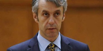 „M-a rapit si mi-a bagat teava pustii in gura”. Un pesedist cu comportament de mafiot da lectii de morala pe Facebook