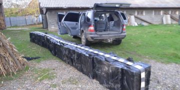 Patru cetățeni români cercetați pentru contrabandă și aproximativ 30.000 pachete cu țigări confiscate la frontiera de nord