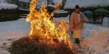 Cum taie porcul maramureșenii adevărați