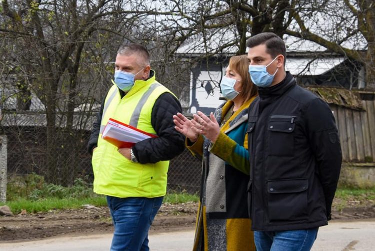 Ionel Bogdan, verificări pe Valea Izei: ”Nu accept ca lucrările pe drumurile din Maramureș să se facă de mântuială”