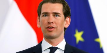 Armata iese pe străzile din Viena și preia prerogativele Poliției.