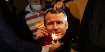 Emiratele Unite îl susțin pe Macron: Are perfectă dreptate. Musulmanii trebuie să se integreze mai bine