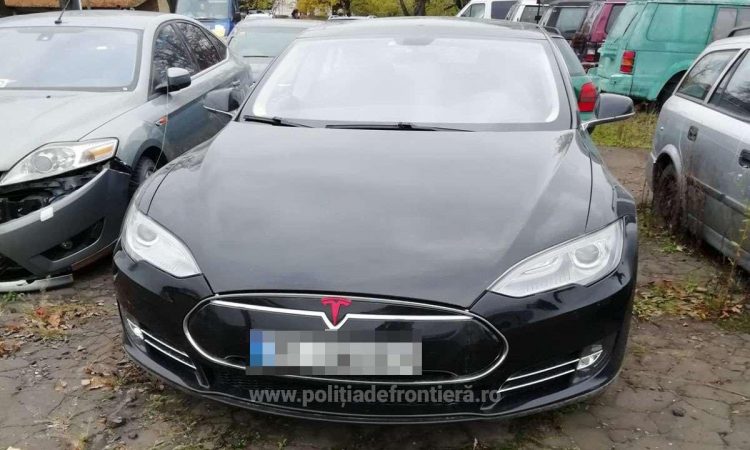 Autoturism Tesla de 52.000 de euro, căutat de autoritățile din Norvegia, descoperit de poliţiştii de frontieră