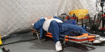 „Dacă vom continua așa, în trei săptămâni vom vedea pacienți în curtea spitalelor și apoi pe strada de alături”, este avertismentul unui medic