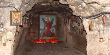 „O luam pe câmp dacă ne-ar fi oprit. E o mascaradă” – a spus avocata lui ÎPS Teodosie, la slujba de la Peştera Sf. Andrei