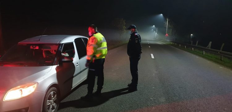 Amenzi de peste 35.000 de lei în prima noapte de restricţii aplicate de forţele de ordine din Maramureş