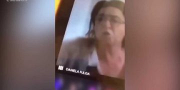 Limbajul obscen al unei profesoare de limba română, folosit pentru a „explica” conținutul unei opere literare