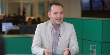 Radu Țincu, medic ATI la Spitalul Floreasca: „Într-o lună vom avea peste 25.000 de mii de cazuri în fiecare zi”