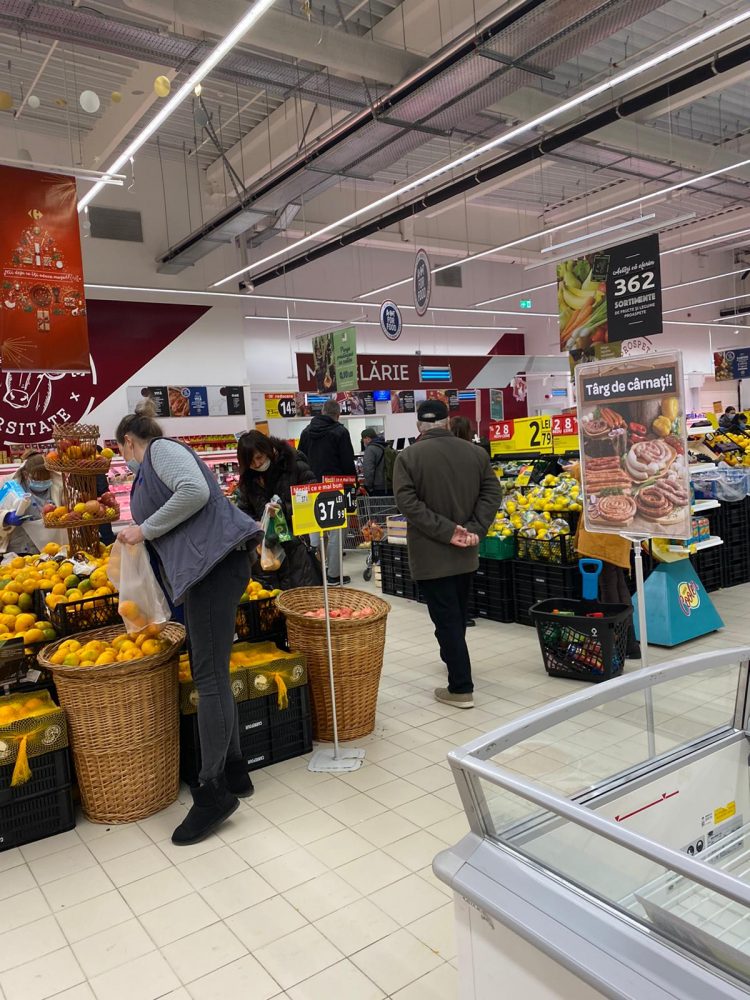 La biserica interzis, la supermarket liber – galerie foto