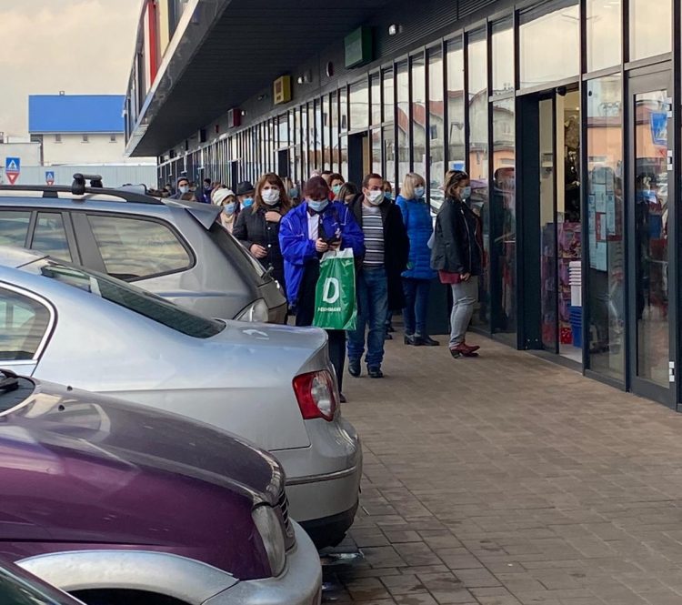 La biserica interzis, la supermarket liber – galerie foto