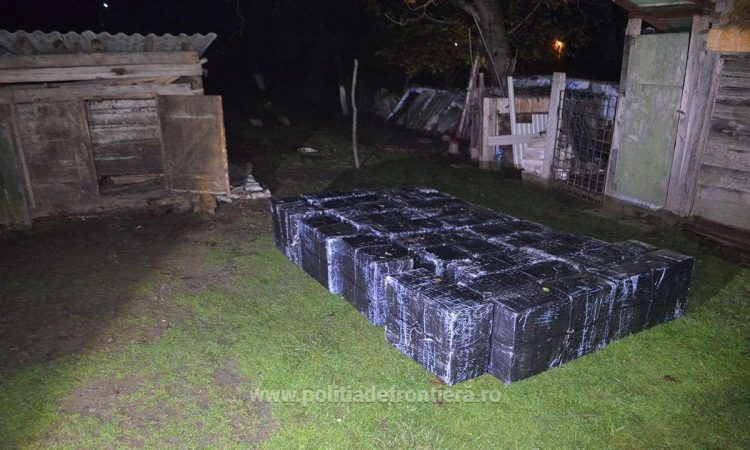Percheziţii la Lunca la Tisa. 13.000 pachete cu țigări de contrabandă găsite în anexa unei case