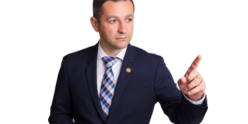 Deputat Adrian Todoran: Școlile din zonele neafectate trebuie lăsate deschise