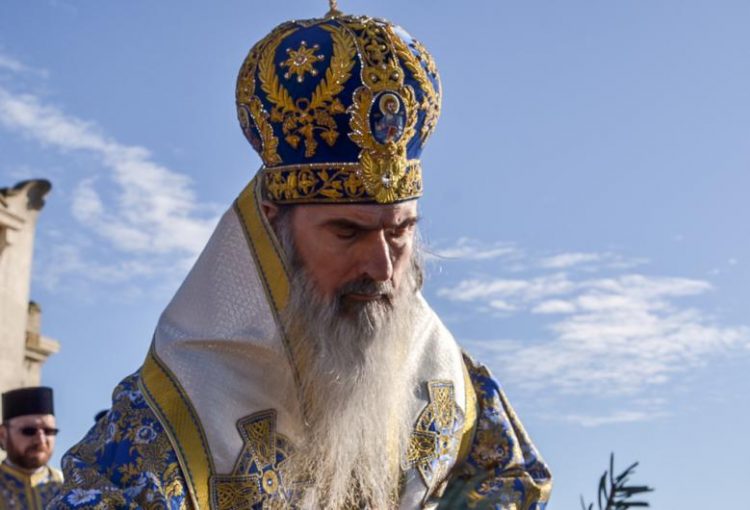 Cum explică ÎPS Teodosie faptul că nu poartă mască de protecție: ”Nu am respirație dacă folosesc masca în timp ce folosesc glasul”