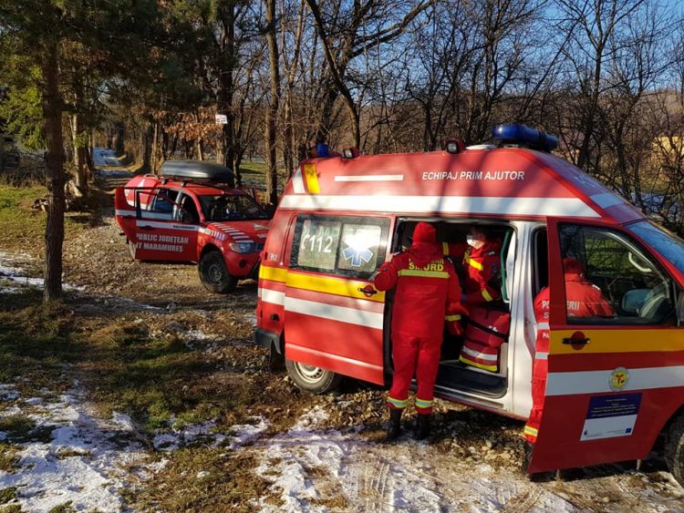 Acțiune desfășurată de SPJ Salvamont Maramureș. Un bărbat de 53 de ani a fost transportat la spital