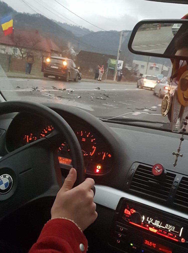 Impact puternic în Baia Sprie. Traficul este îngreunat