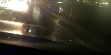 ACTUALIZARE. Nebunie curată în Baia Mare: Urmărire ca în filme. O mașină de poliție a ajuns în șanț