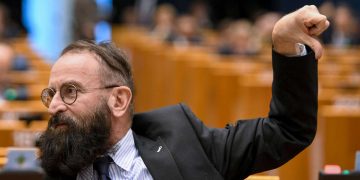 Europarlamentarul care a participat la orgia sexuală din Bruxelles este din Ungaria. A recunoscut și a demisionat