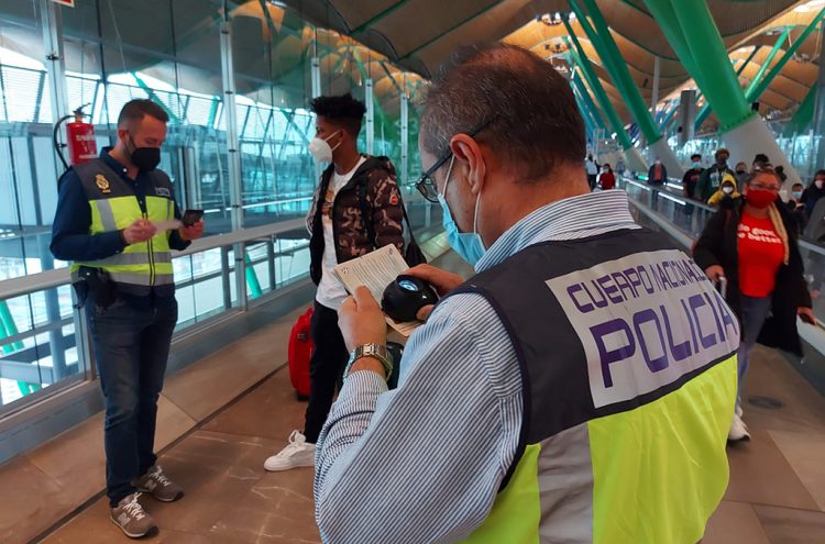 Peste 200 de arestări într-o operațiune coordonată de interpol