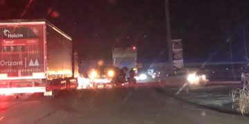 Accident rutier cu o victimă încarcerată în Baia Mare, în zona Turnului paraşutiştilor – foto