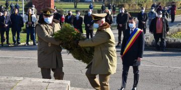 Moralitatea dublă a autorităţilor. Depuneri de coroane şi ceremonii publice de 1 Decembrie, maramureșeni amendați pentru încălcarea restricțiilor