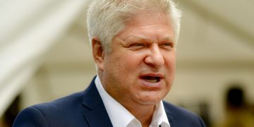 BEC l-a confirmat deputat pe Daniel Tudorache. PSD promite că mandatul NU o să-i fie validat