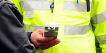 Şofer mort de beat, prins de poliţişti pe străzile din Vişeu de Sus. Avea 1,25 mg/l alcool pur în aerul expirat