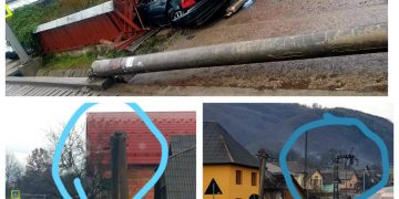 Galerie foto EXCLUSIV: Prăpăd în Mara. Un șofer cu BMW a spulberat trei stâlpi și s-a oprit cu mașina în gardul unei case