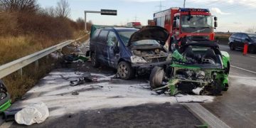 Român implicat într-un accident grav în Germania, mașina sa a fost lovită de un vitezoman neamț