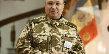 Soția și cumnatul lui Nicolae Ciucă lucrează în serviciul secret al Armatei