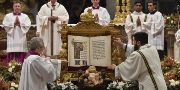 TVR transmite de la Vatican Sfânta Liturghie a Nopții de Crăciun și Mesajul ”Urbi et Orbi”