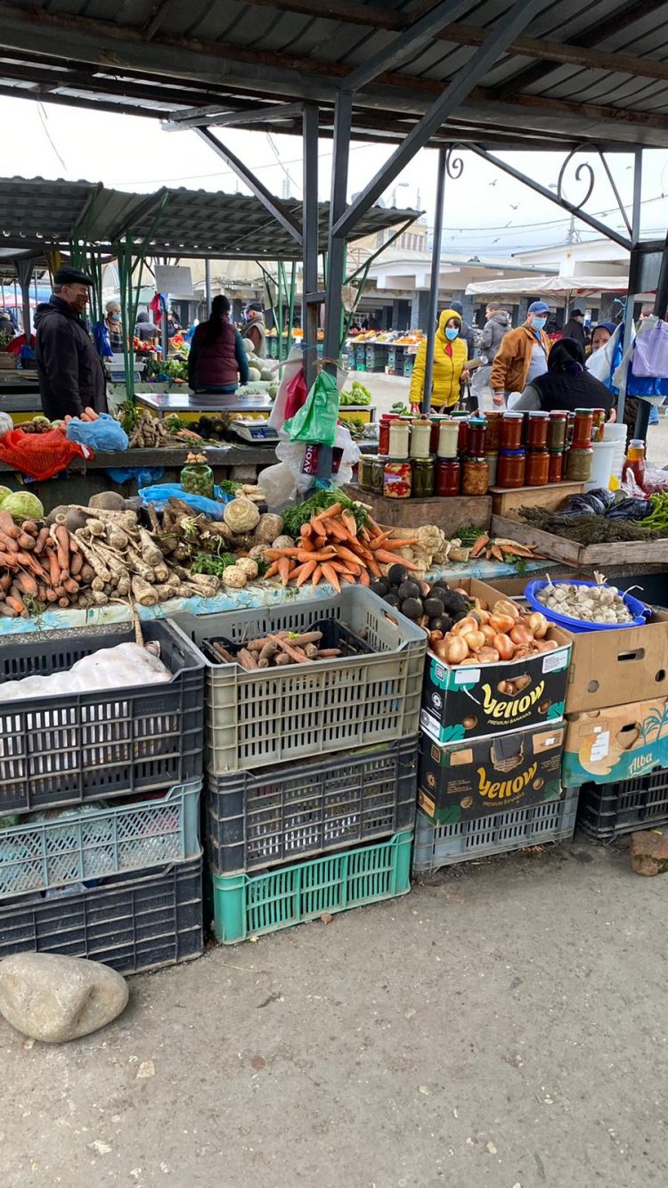 Trei centre comerciale și șase supermarketuri, verificate de polițiștii locali băimăreni