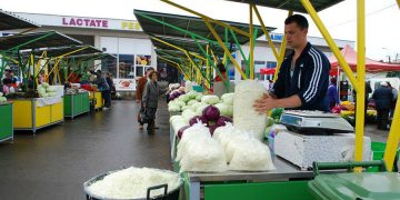Pieţele se redeschid sâmbătă dimineaţă