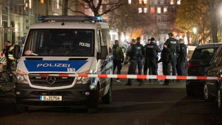 Atac sângeros în Germania. Doi morţi şi 10 răniţi, după ce o maşină a lovit intenţionat mai multe persoane